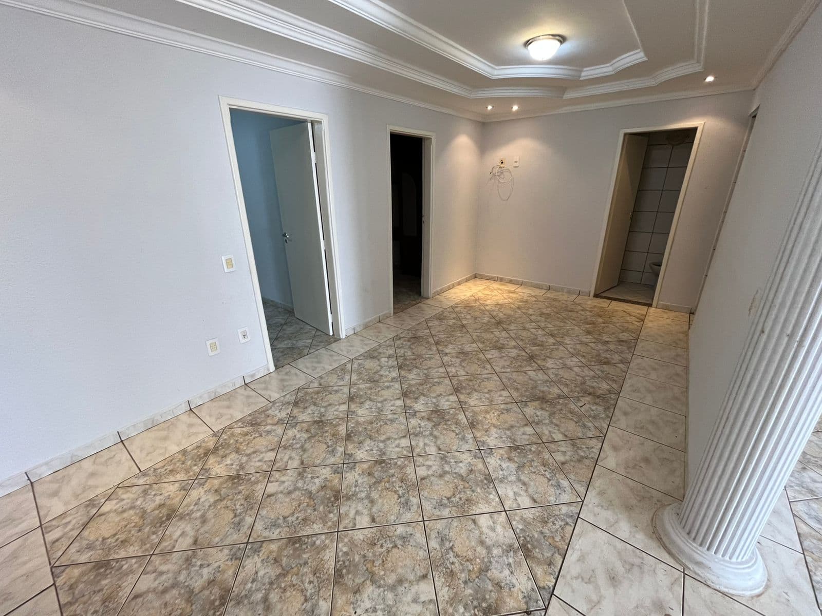 UM TERRENO COM DUAS CASAS 5.600M² VILA MORAIS GOIÂNIA GO