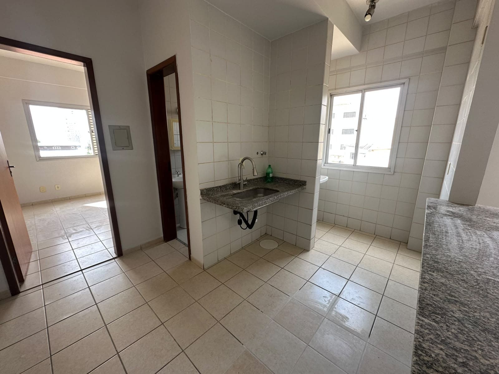 APARTAMENTO DE 01 QUARTO, SETOR LESTE UNIVERSITÁRIO.