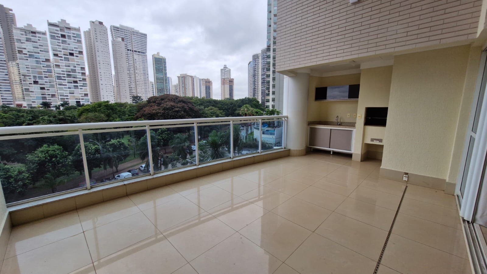 APARTAMENTO DE 04 SUÍTES, JARDIM GOIÁS.