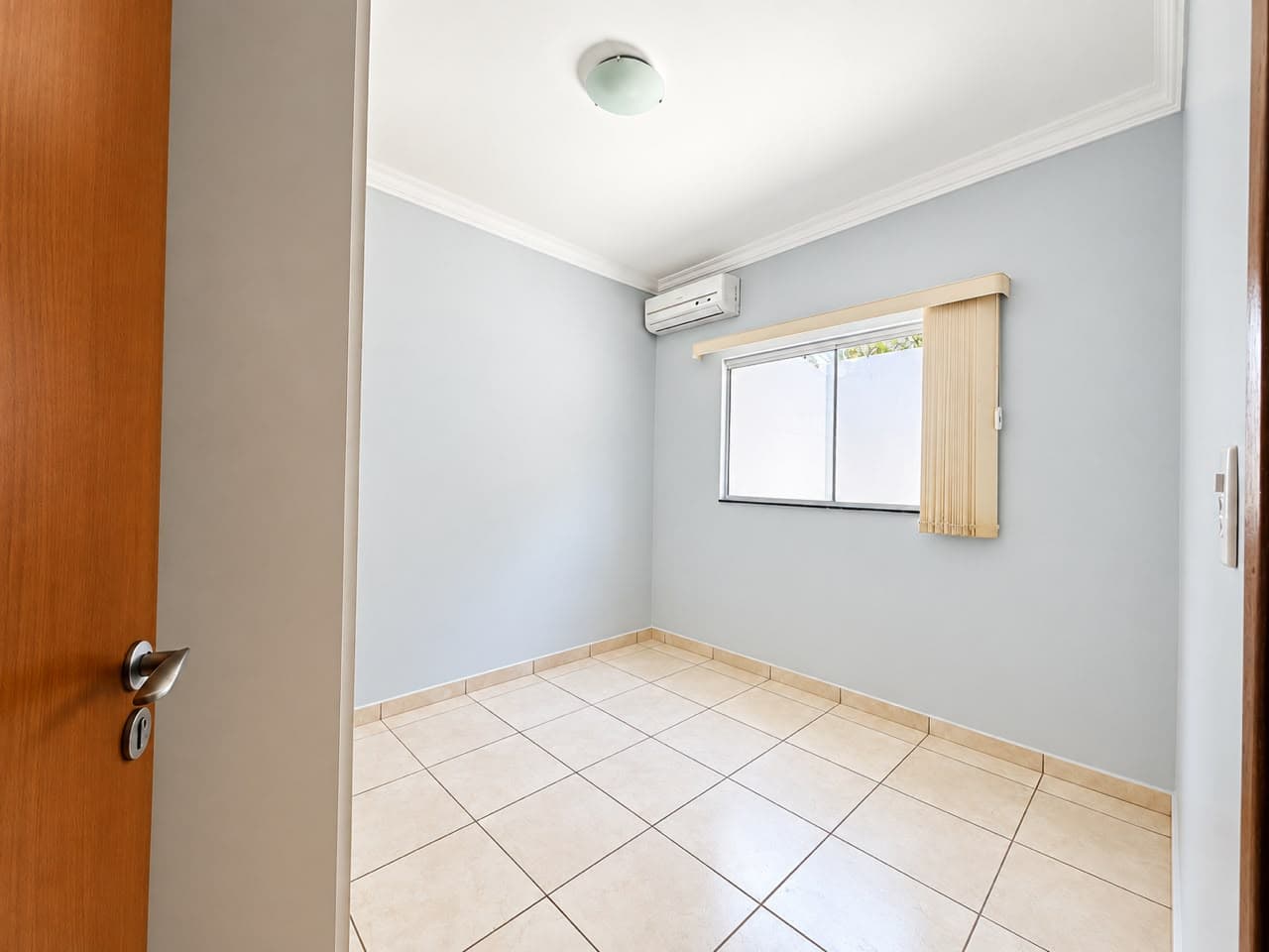 Casa em condomínio fechado, 3 quartos e 1 suíte - Jardim Imperial