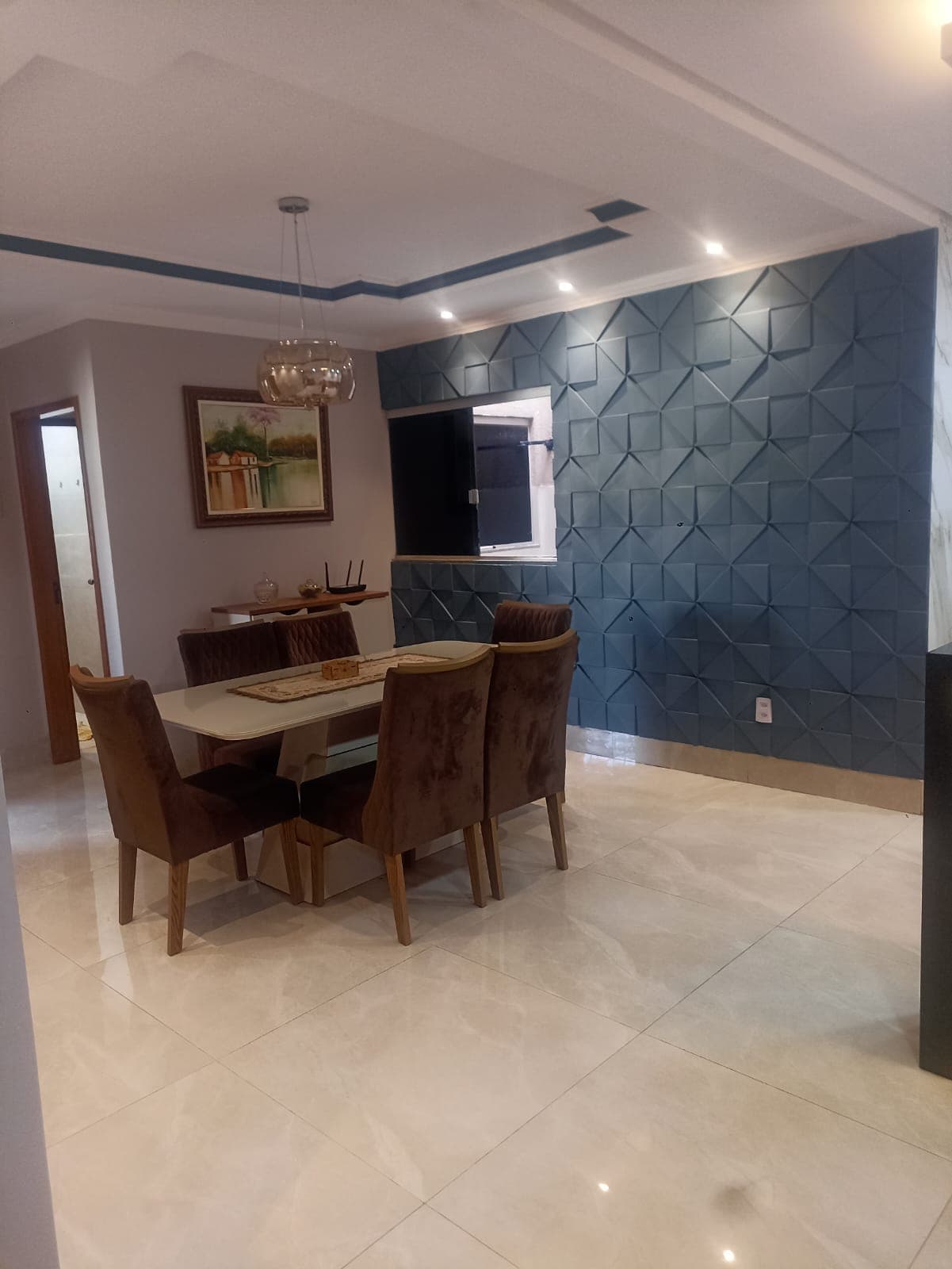 Casa de Esquina Reformada | 3 Quartos com Suíte | 180m² Construídos | Setor Santos Dumont | R$ 499 Mil