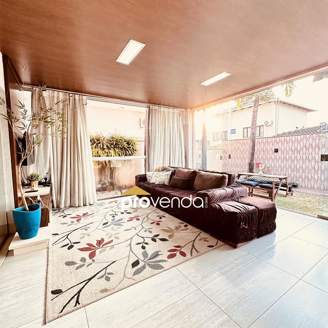 Sobrado 360 m2 de lote, 276 m2 de construção quadrados com 3 quartos em Jardins Madri - Goiânia - GO