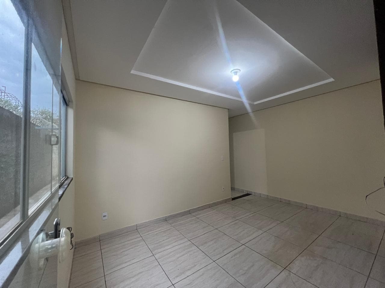 CASA 2 QUARTOS - BAIRRO INDEPENDÊNCIA