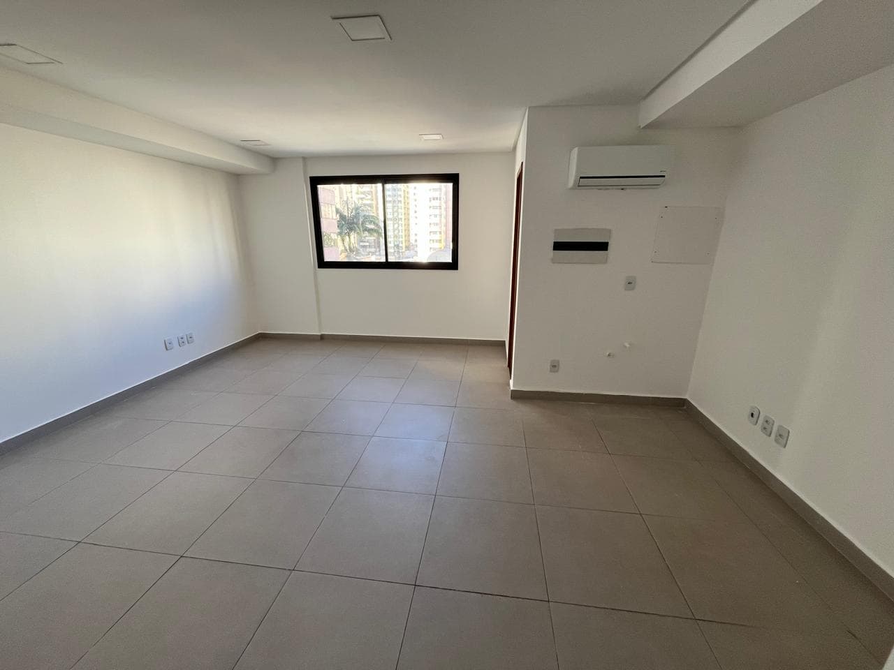 SALA COMERCIAL AV T 63 SETOR BUENO - MAP CENTER