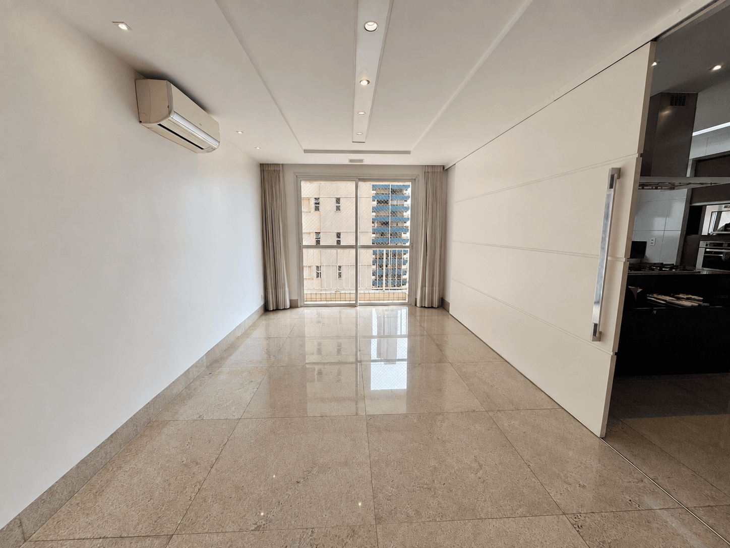APARTAMENTO 3 SUITES EM FRENTE AO VACA BRAVA RESIDENCIAL RESERVA DO LAGO