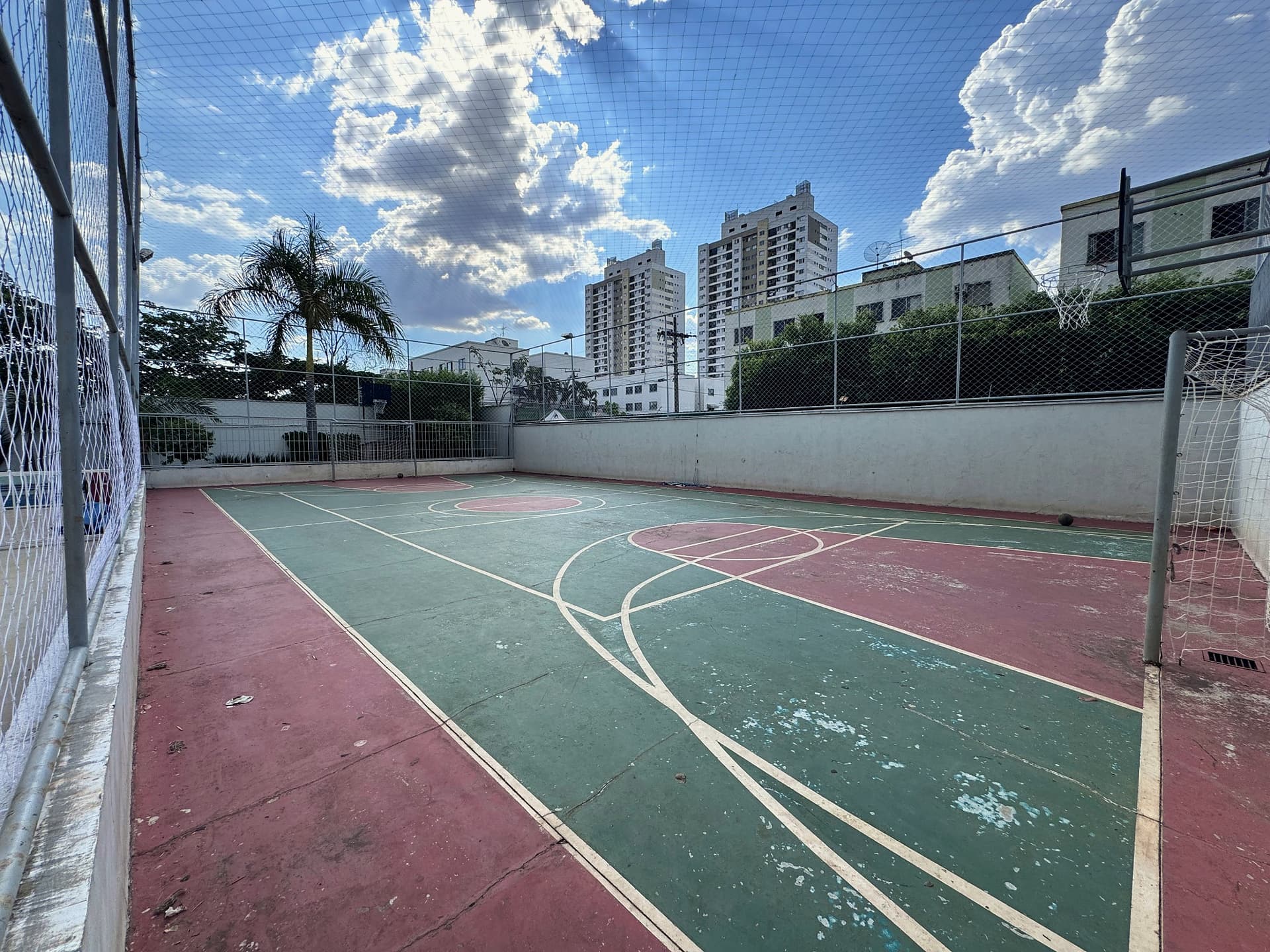 APARTAMENTO 3 QUARTOS REFORMADO – CONDOMÍNIO YES BRASIL
