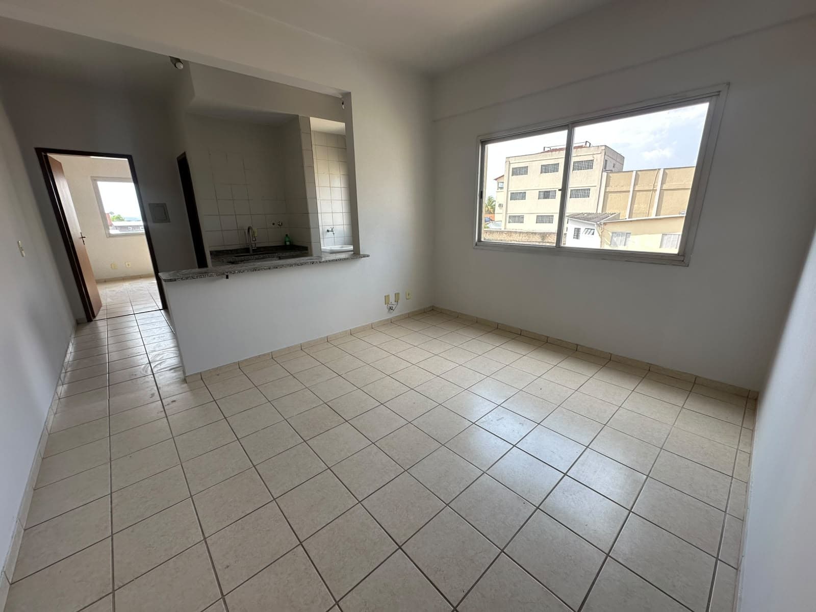 APARTAMENTO DE 01 QUARTO, SETOR LESTE UNIVERSITÁRIO.