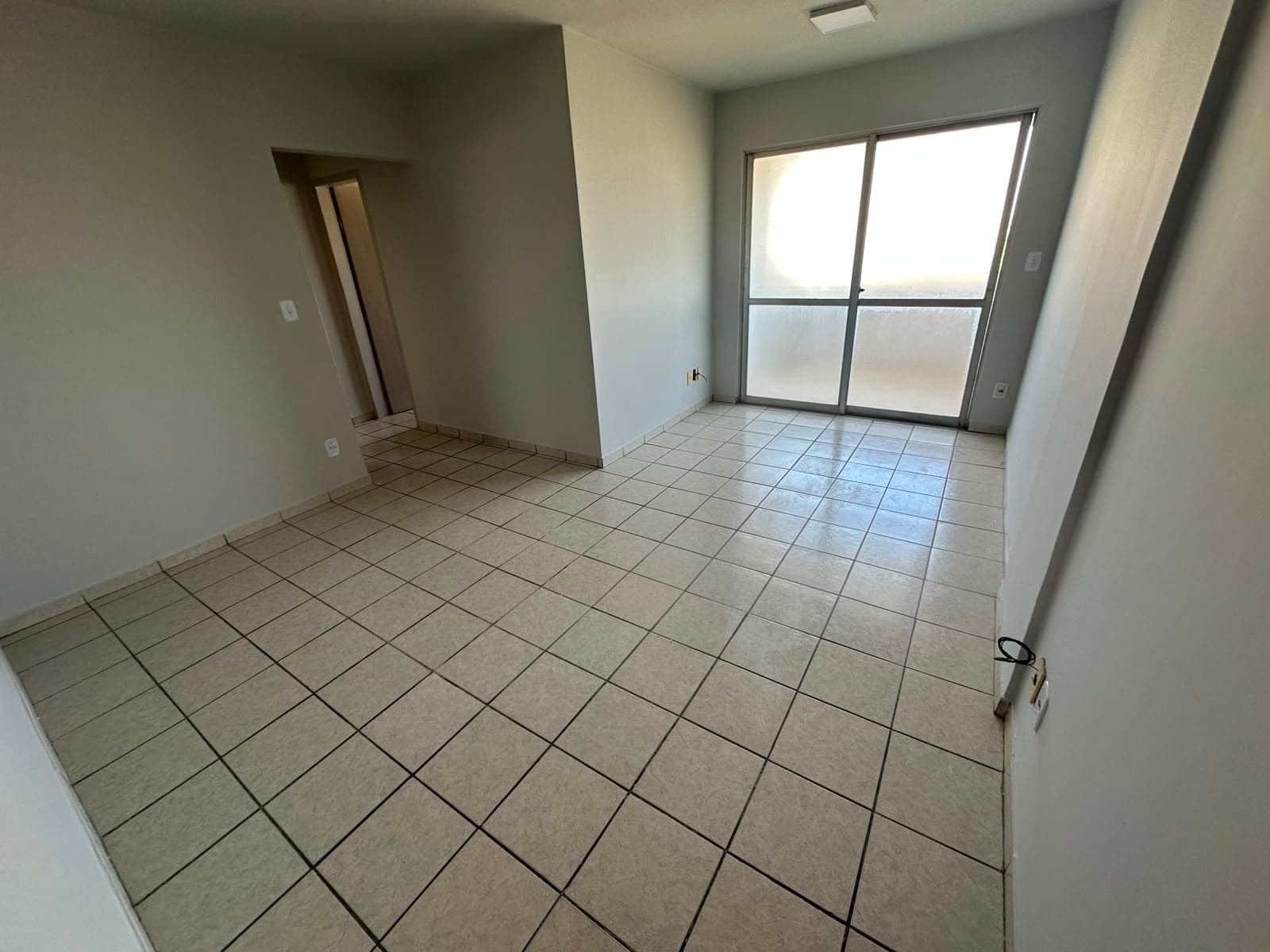 APARTAMENTO 2 QUARTOS SENDO 1 SUITE ED. ILHAS CAYMAN - JARDIM AMÉRICA