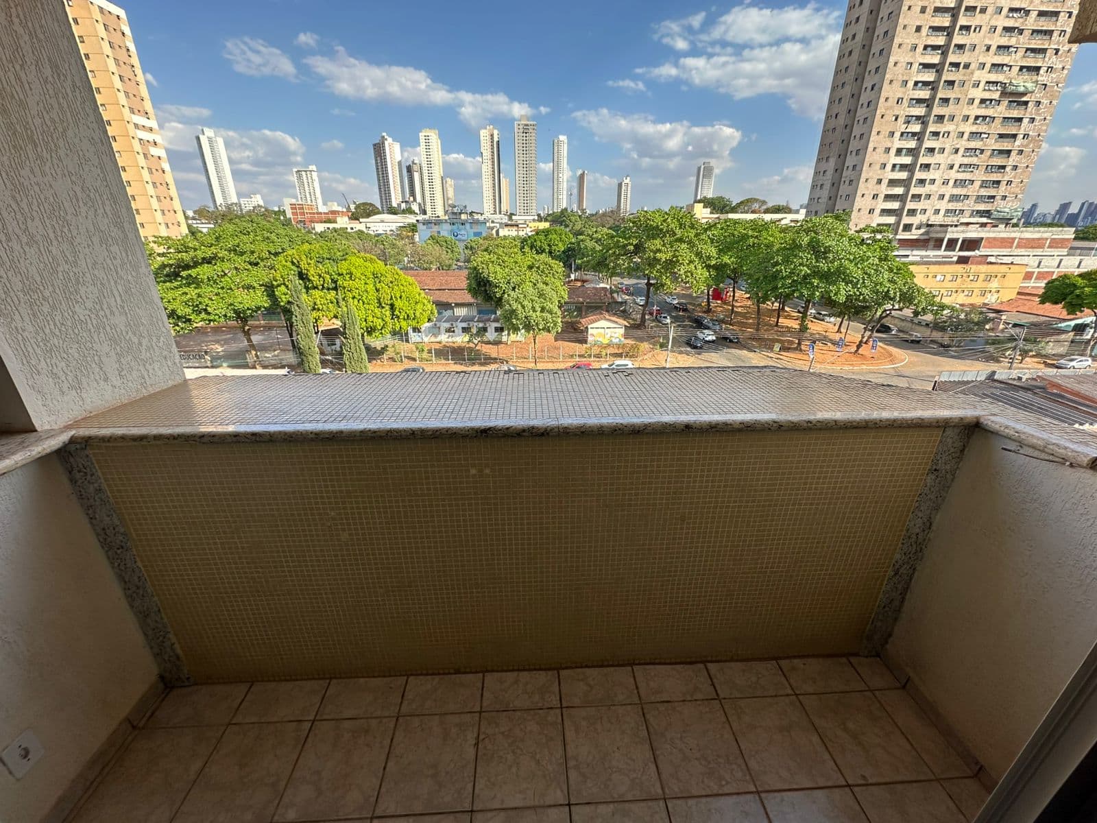 APARTAMENTO 3 QUARTOS SENDO 1 SUITE ED MILAO NO SETOR LESTE UNIVERSITÁRIO