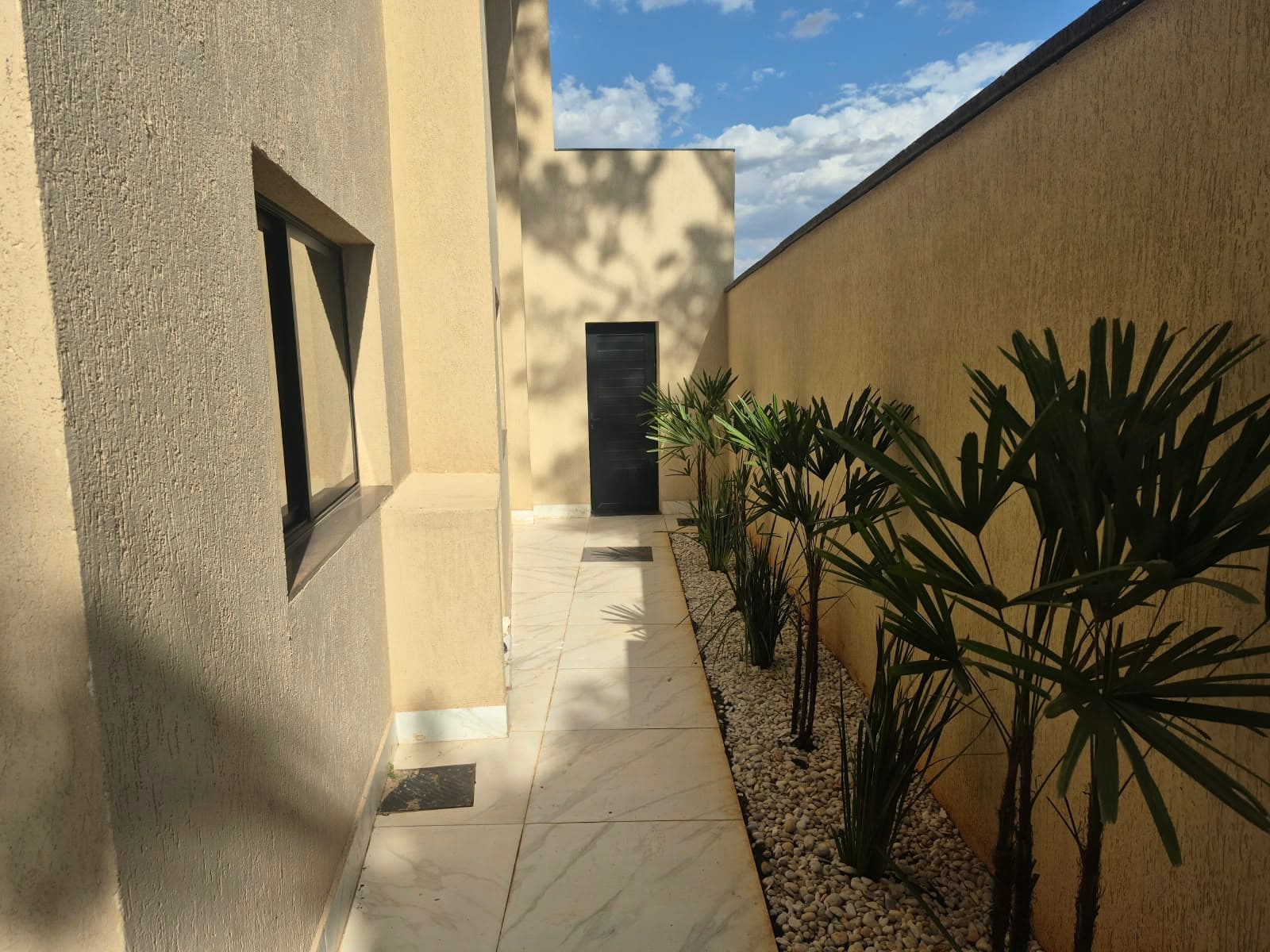 Sobrado de Alto Padrão no Residencial Goiânia Golf Garden – Portal do Sol Garden